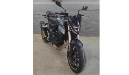 HONDA HORNET 750 – Garantie 04/2029 complet