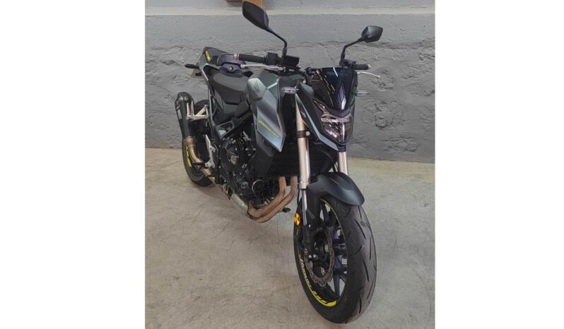 HONDA HORNET 750 – Garantie 04/2029 complet