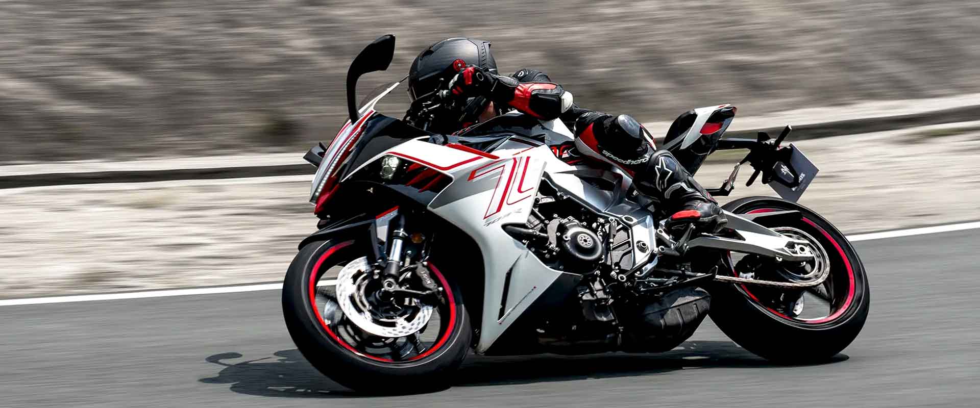 Zontes 700 RR sur circuit