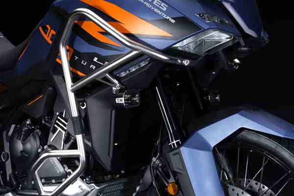 Zontes 703 F Adventure phares et moteur