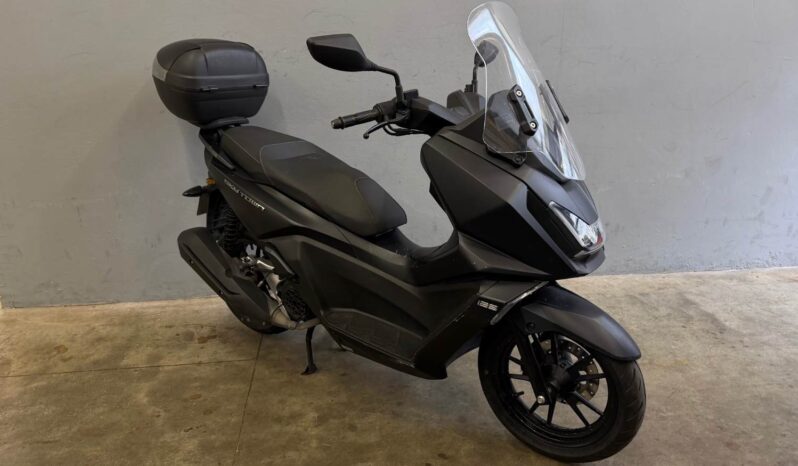 KYMCO 125 SKYTOWN – Garantie constructeur du 08/2024 au 08/2029 complet