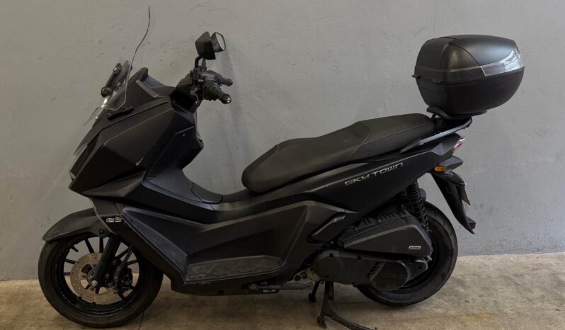 KYMCO 125 SKYTOWN – Garantie constructeur du 08/2024 au 08/2029 complet