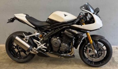 TRIUMPH 1200 SPEED TRIPLE RR ABS – Garantie constructeur du 02/2025 au 02/2027