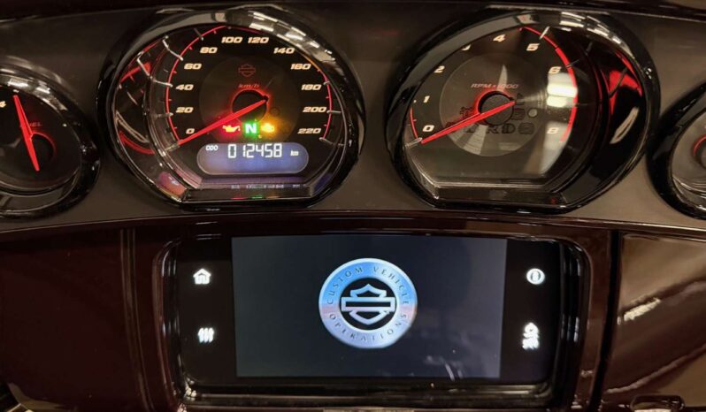 HARLEY DAVIDSON 1923 STREETGLIDE CVO – Garantie 6 mois P&Mo complet