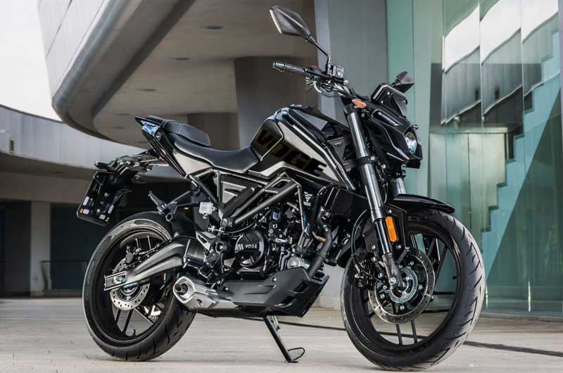 Voge R 125 noir profil