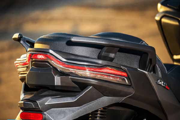 Voge Scooter SR4 Luxe Radar feux arrières