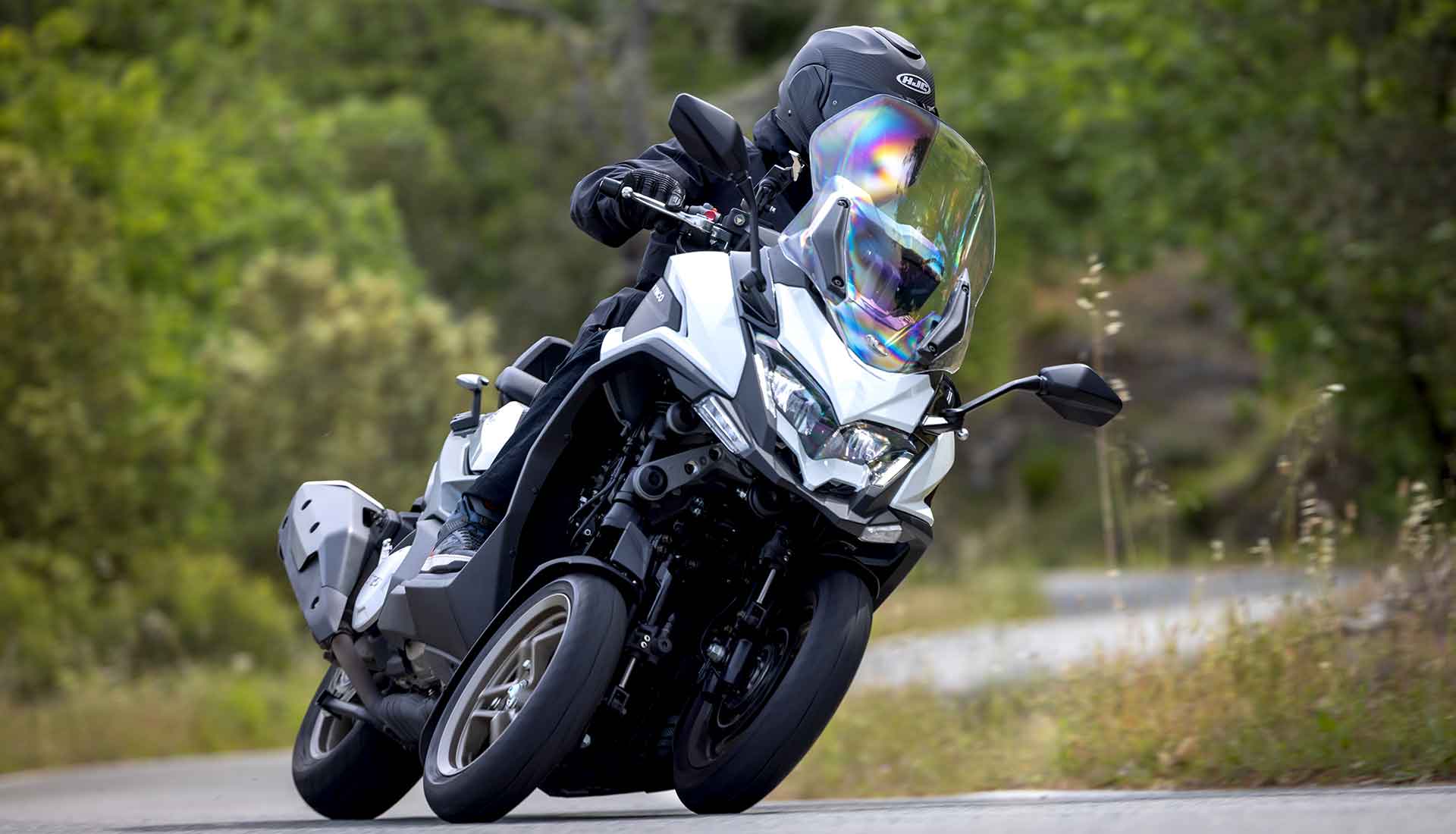 Kymco CV3 575 sur route