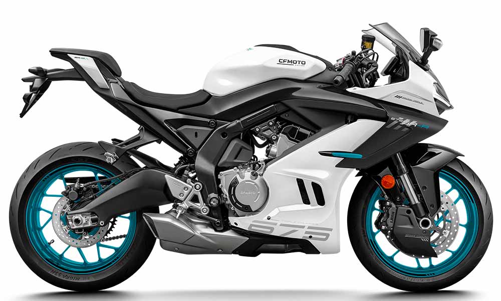 CFMoto 675 SR-R blanc profil CFMoto 675 SR-R blanc profil