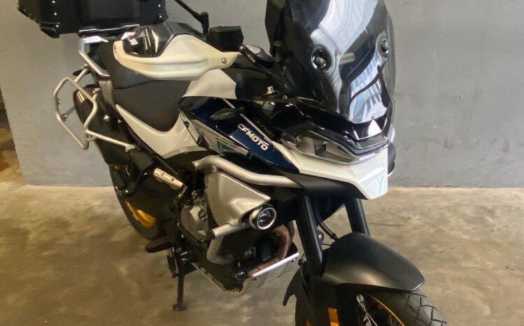 CF MOTO 800 MT EXPLORE – GARANTIE CONSTRUCTEUR DU 07/2025 AU 07/2030 complet