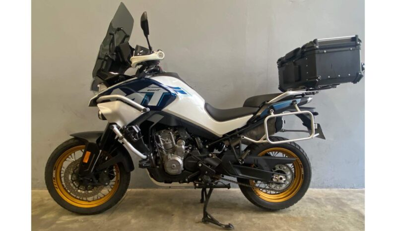 CF MOTO 800 MT EXPLORE – GARANTIE CONSTRUCTEUR DU 07/2025 AU 07/2030 complet
